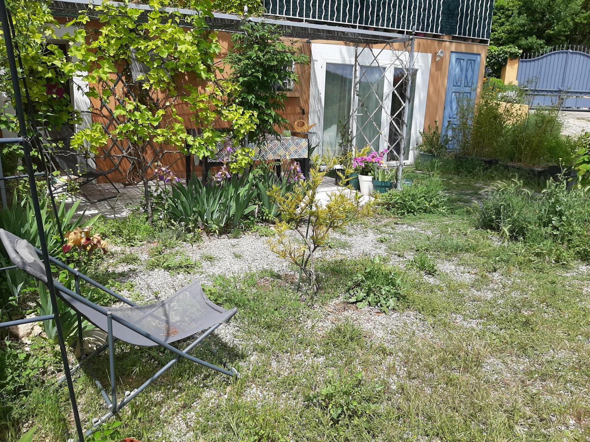 Apartmán T.Belle Vue Panoramique Au Coeur Du Luberon 40M2 + Pergola . Jardin. P Apt Exteriér fotografie