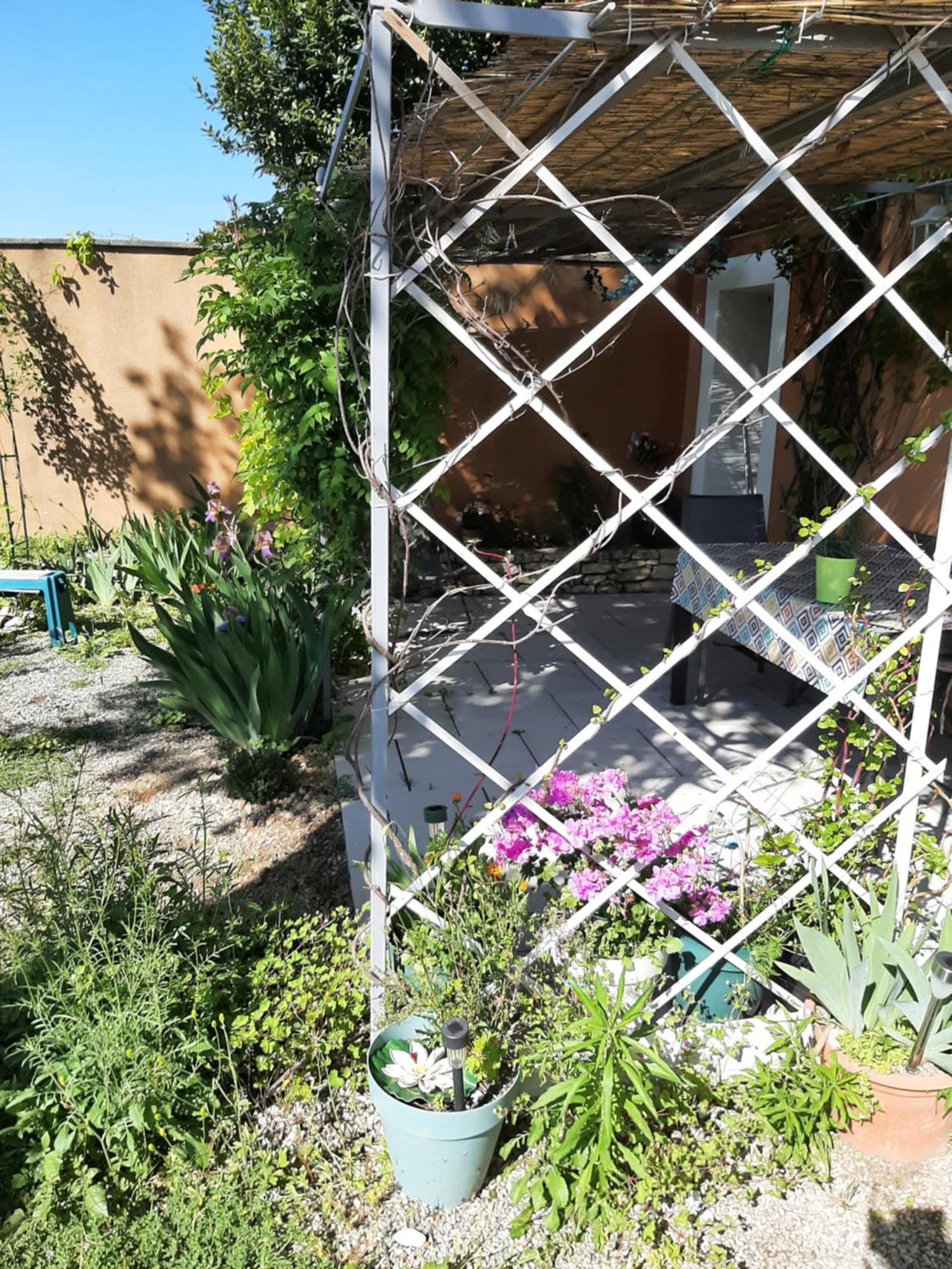 Apartmán T.Belle Vue Panoramique Au Coeur Du Luberon 40M2 + Pergola . Jardin. P Apt Exteriér fotografie